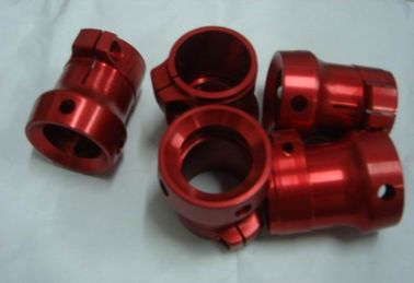 एल्यूमिनियम लाल Anodize सीएनसी प्रेसिजन मशीनरी भाग AL7075 0.005mm 4 एक्सिस