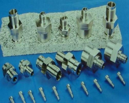 SUS303 0.01mm उच्च परिशुद्धता सीएनसी टर्निंग कनेक्टर्स दिया पार्ट्स