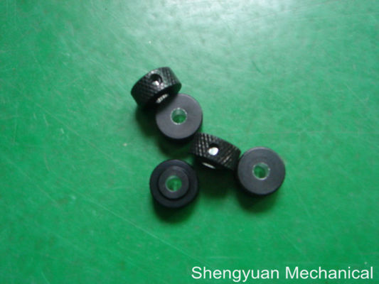 काले anodize निकला प्रेसिजन पार्ट्स / अल्युमीनियम लघु आस्तीन Knobs M8