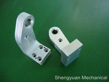 AL7075 / AL 6061 प्रेसिजन मिलिंग मशीनरी सीएनसी मशीनिंग व्हाइट Anodized साथ पार्ट्स