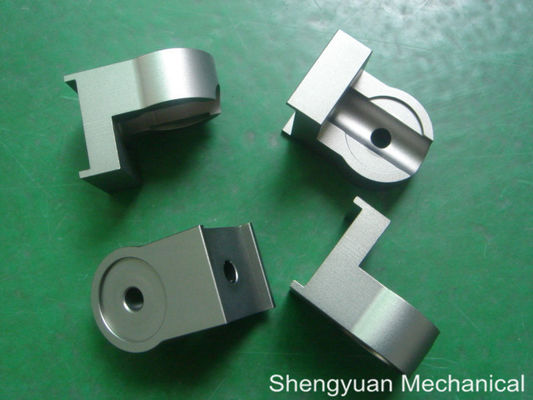 Anodize पैनटोन 403M प्रेसिजन सीएनसी मशीनिंग AL6061 संयुक्त युग्मक