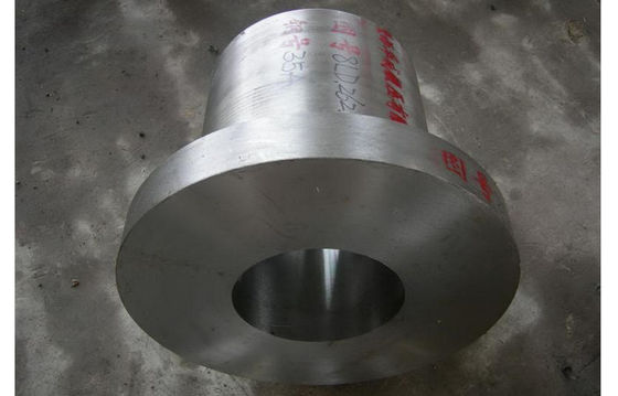 हीट ट्रीटमेंट सीएनसी machined भागों / मिश्र धातु इस्पात प्रसारण मशीनरी के लिए फोर्जिंग