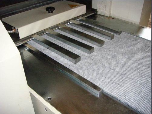 1.5 किलोवाट तेल फ़िल्टर pleating मशीन, Pleating ऊंचाई 5 मिमी - 55mm